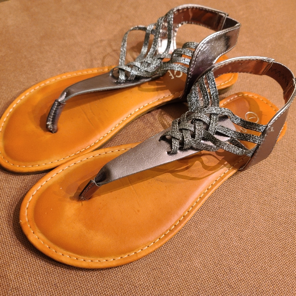 Rouge Sandals